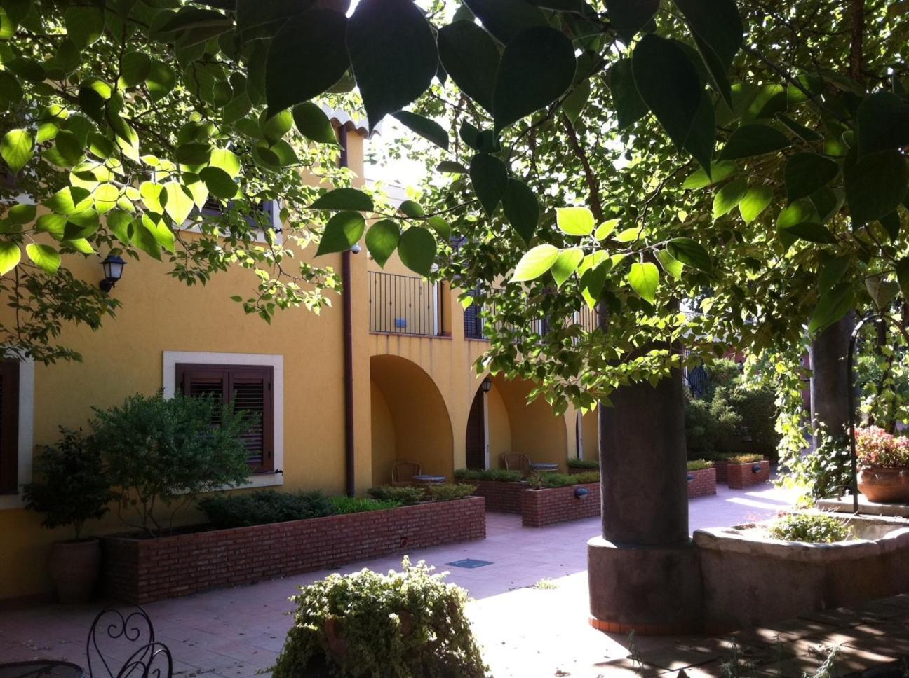 La Terra Del Mezzo Villa Riposto Exterior photo