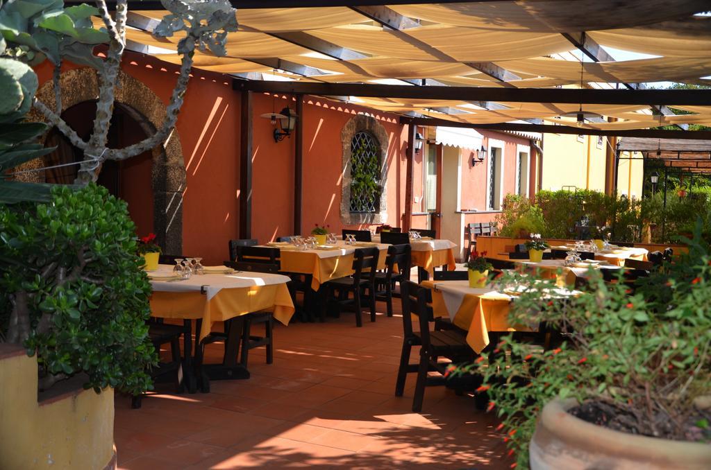 La Terra Del Mezzo Villa Riposto Exterior photo