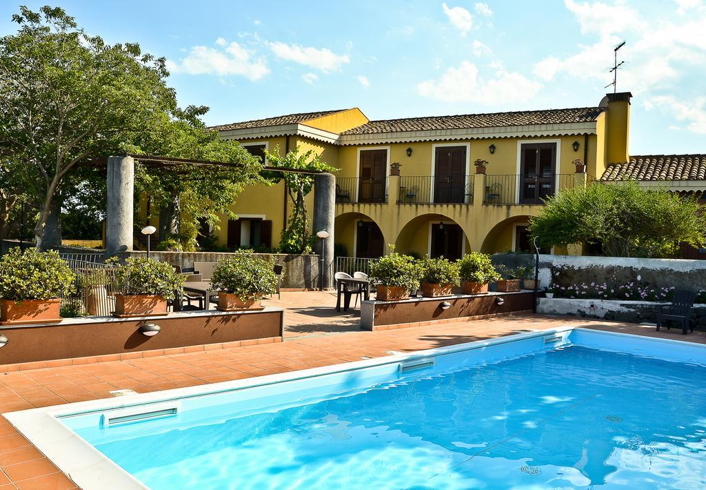La Terra Del Mezzo Villa Riposto Exterior photo