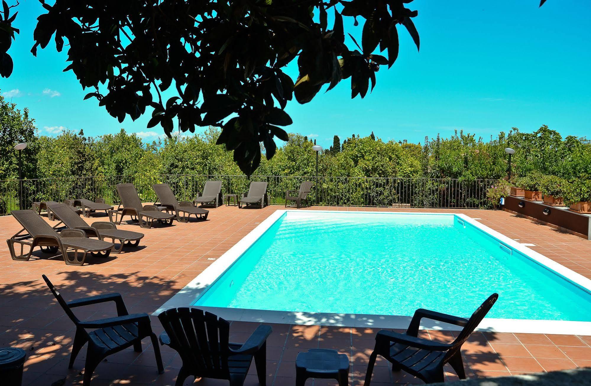 La Terra Del Mezzo Villa Riposto Exterior photo