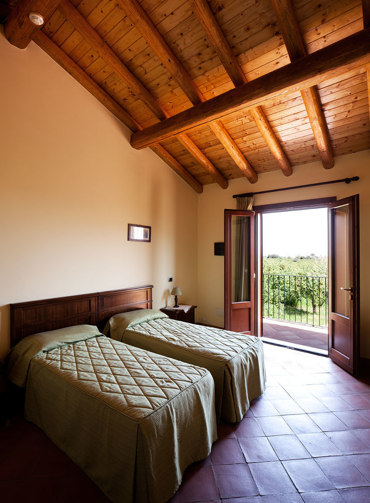 La Terra Del Mezzo Villa Riposto Exterior photo